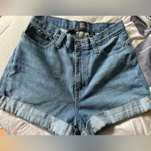 Women’s BDG mom high rise shorts size 27